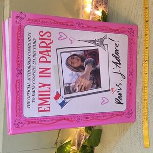 Books - Emily in Paris Book Emily Cooper Paris, J'adore Netflix